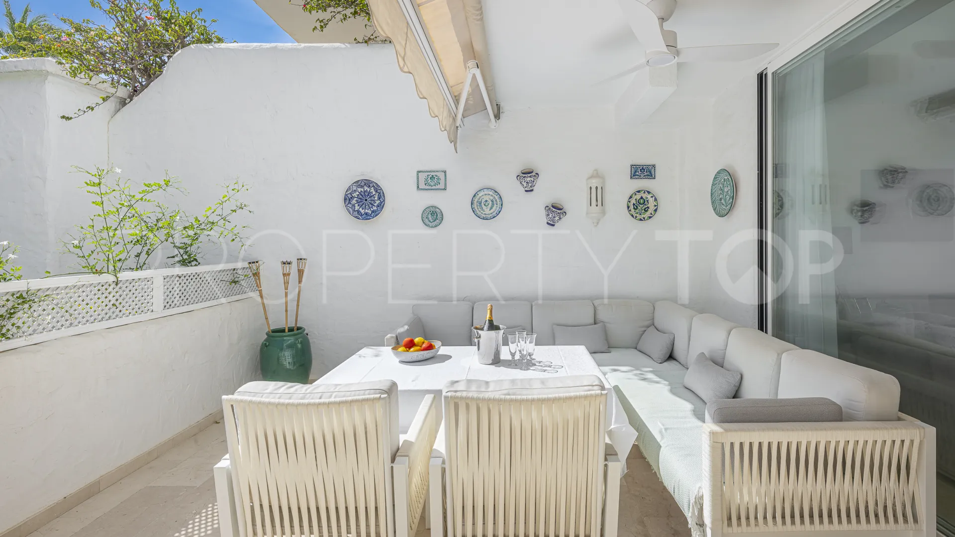 For sale 3 bedrooms apartment in Alhambra del Mar
