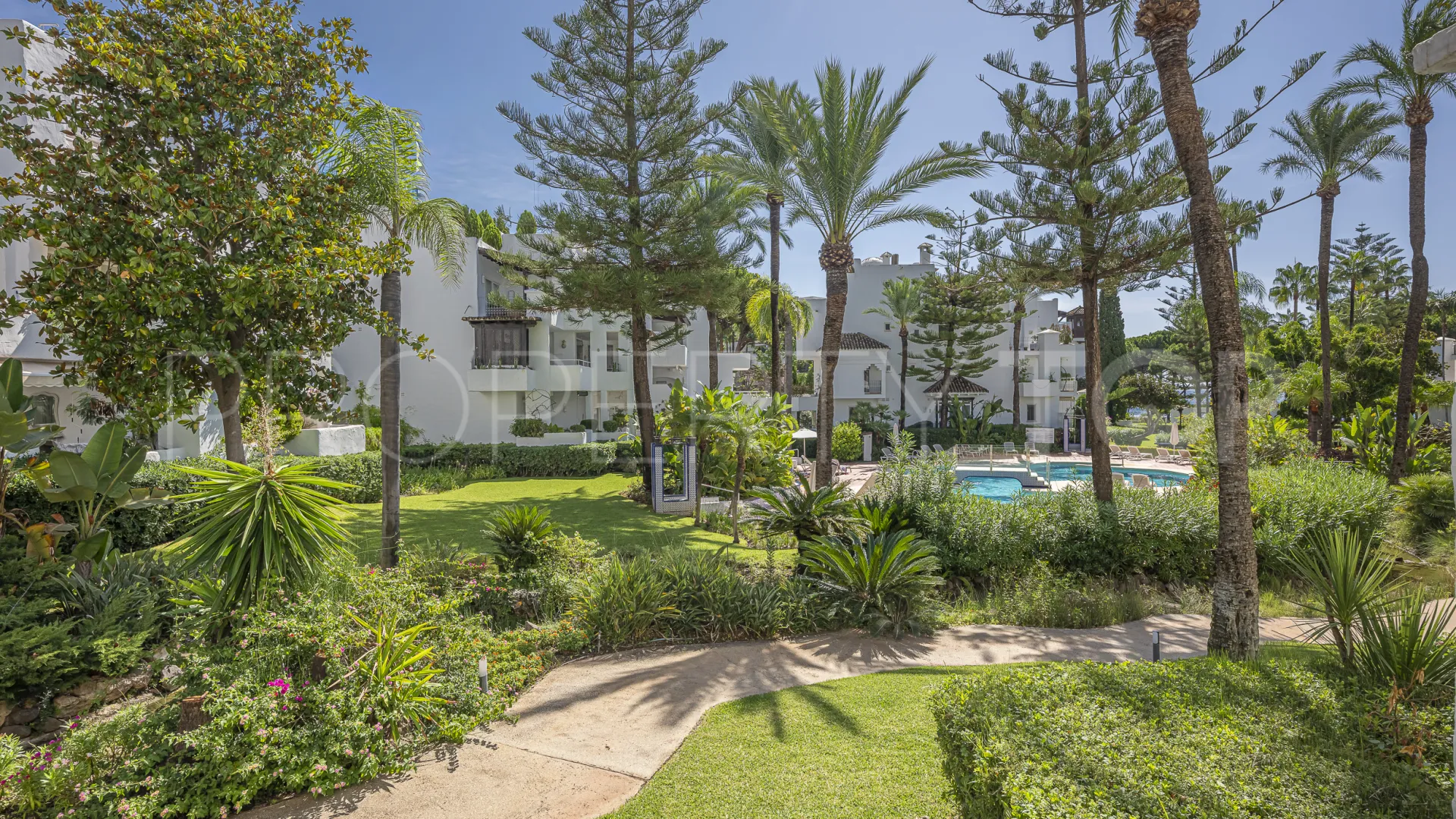 For sale 3 bedrooms apartment in Alhambra del Mar