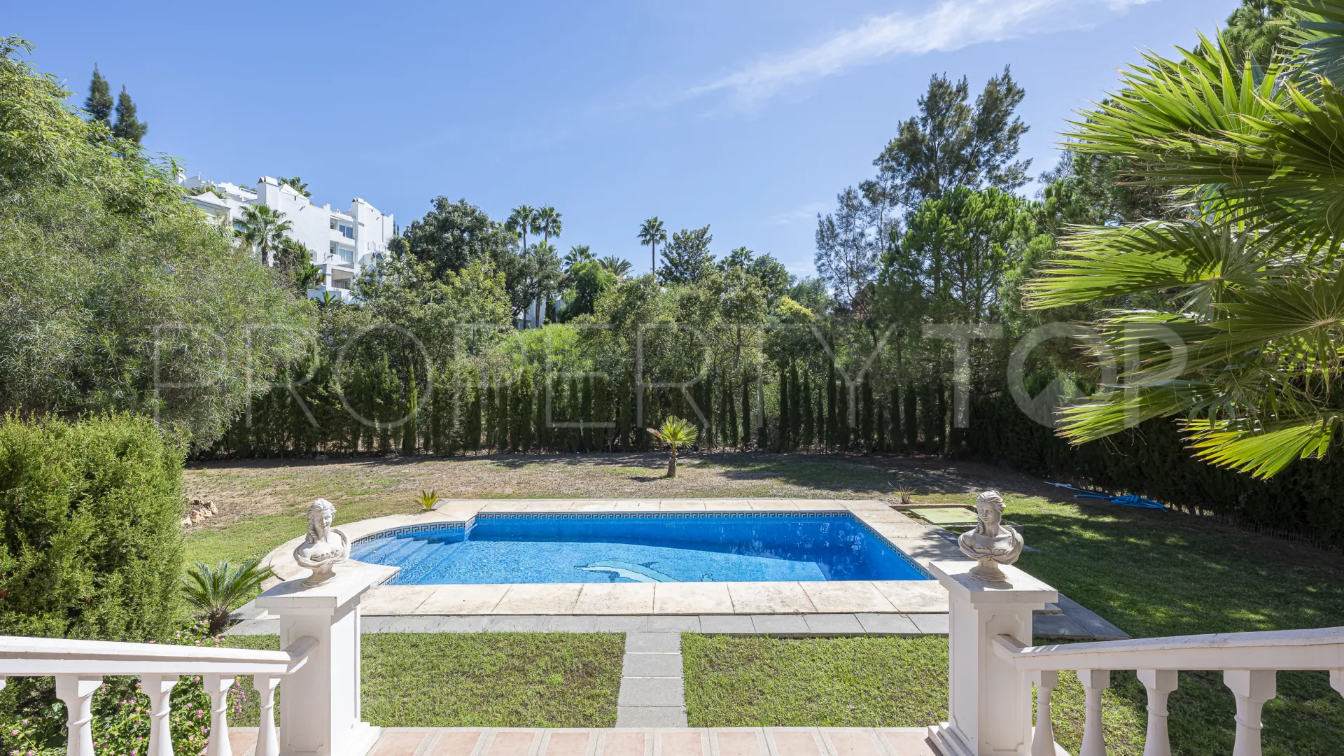 Hacienda las Chapas 4 bedrooms villa for sale