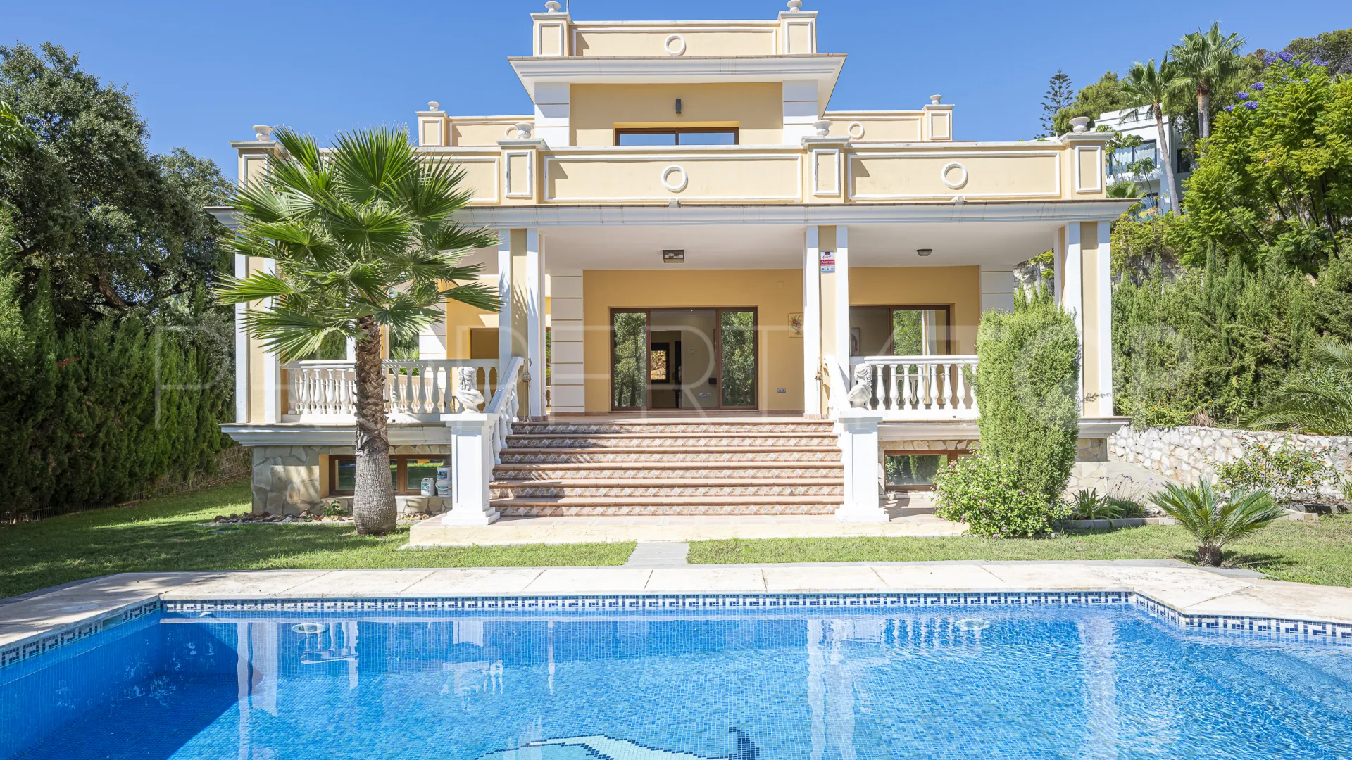 Hacienda las Chapas 4 bedrooms villa for sale
