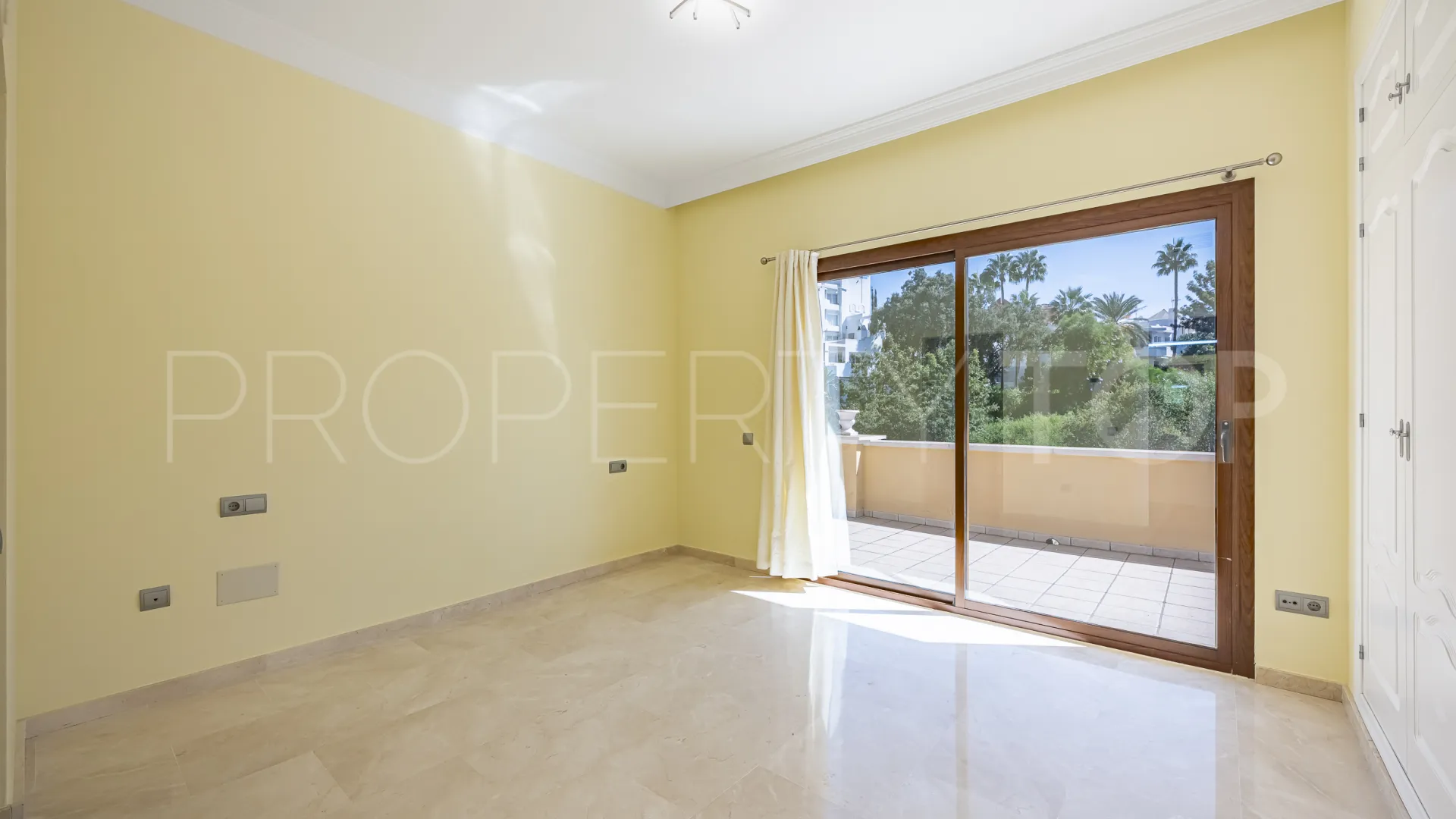 Hacienda las Chapas 4 bedrooms villa for sale