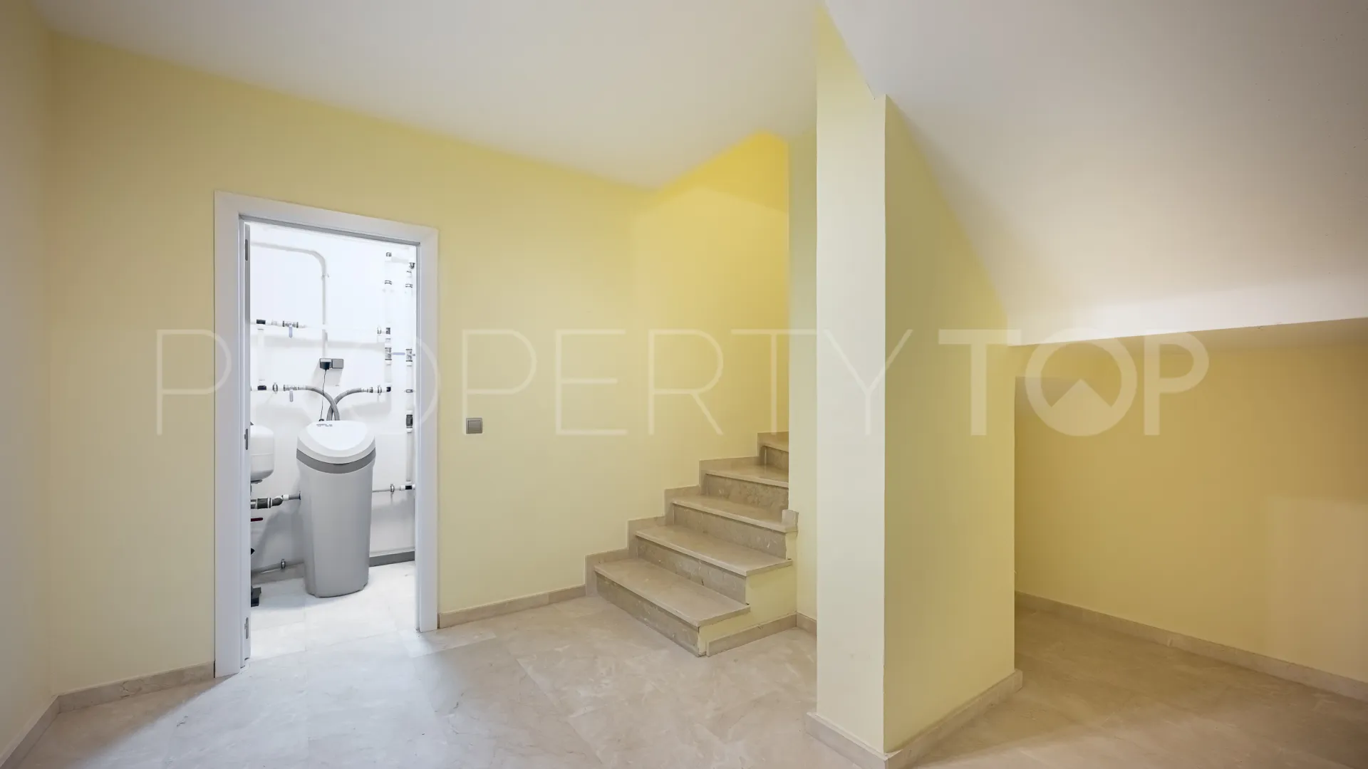 Hacienda las Chapas 4 bedrooms villa for sale
