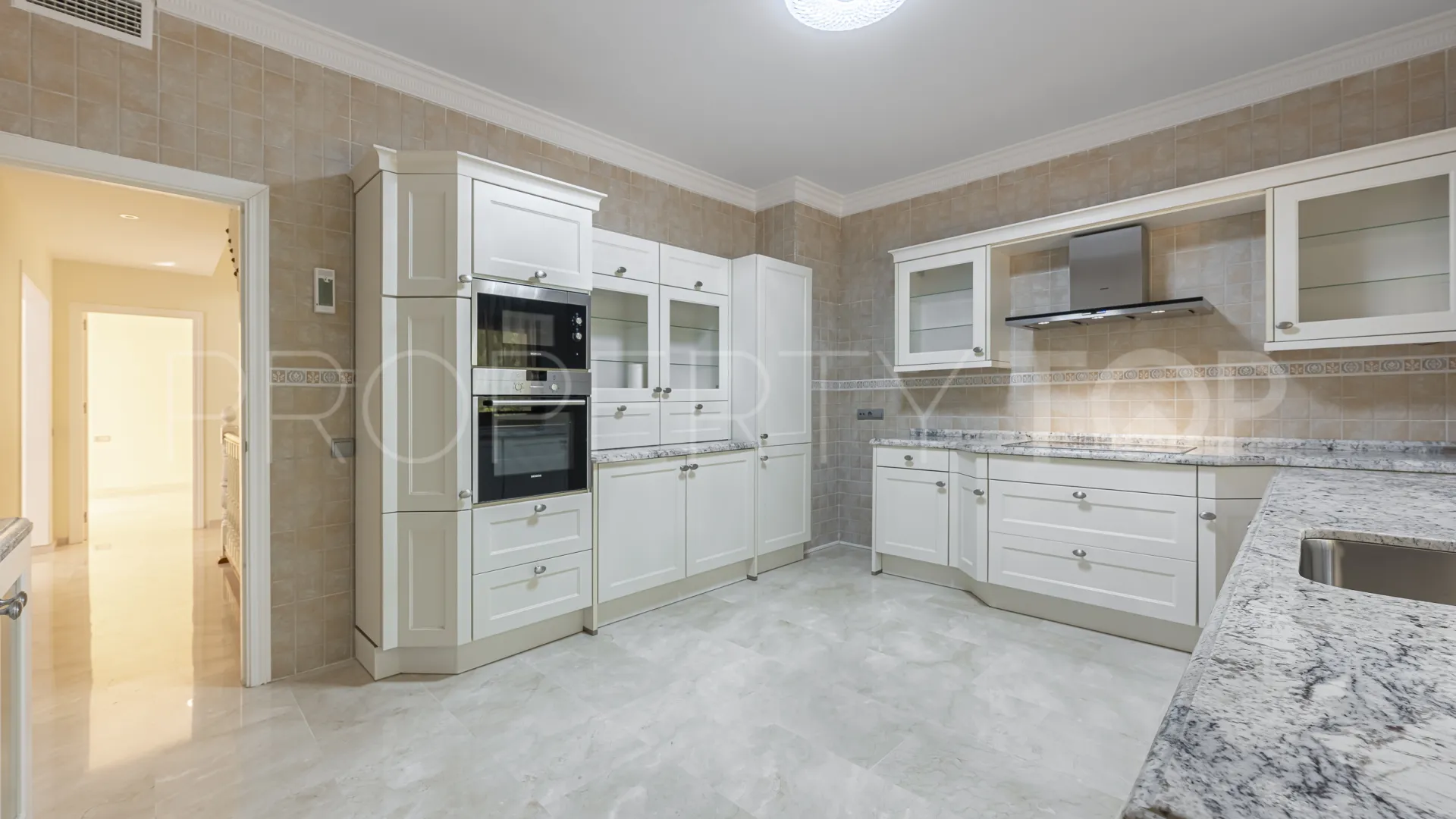 Hacienda las Chapas 4 bedrooms villa for sale