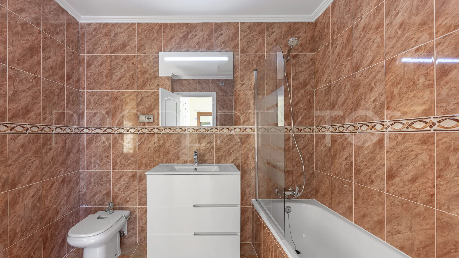 Hacienda las Chapas 4 bedrooms villa for sale