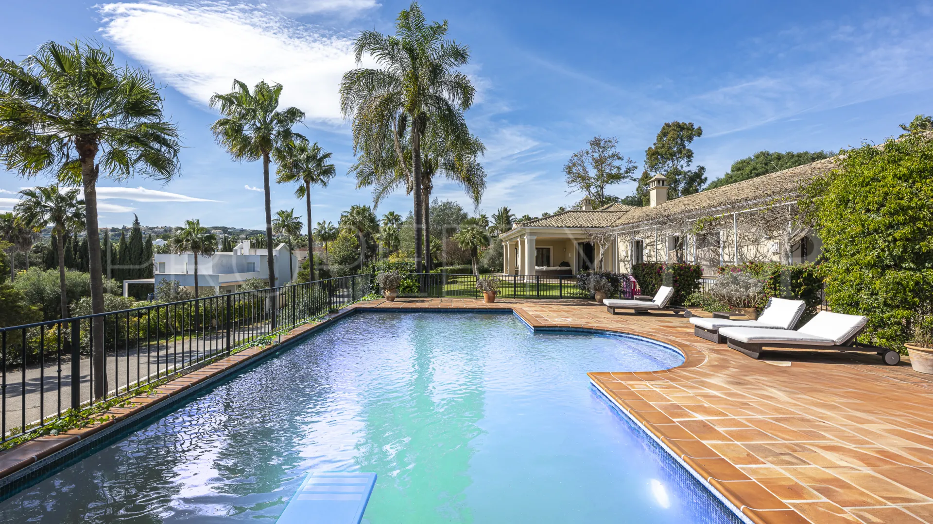 Villa en venta de 5 dormitorios en Sotogrande Alto