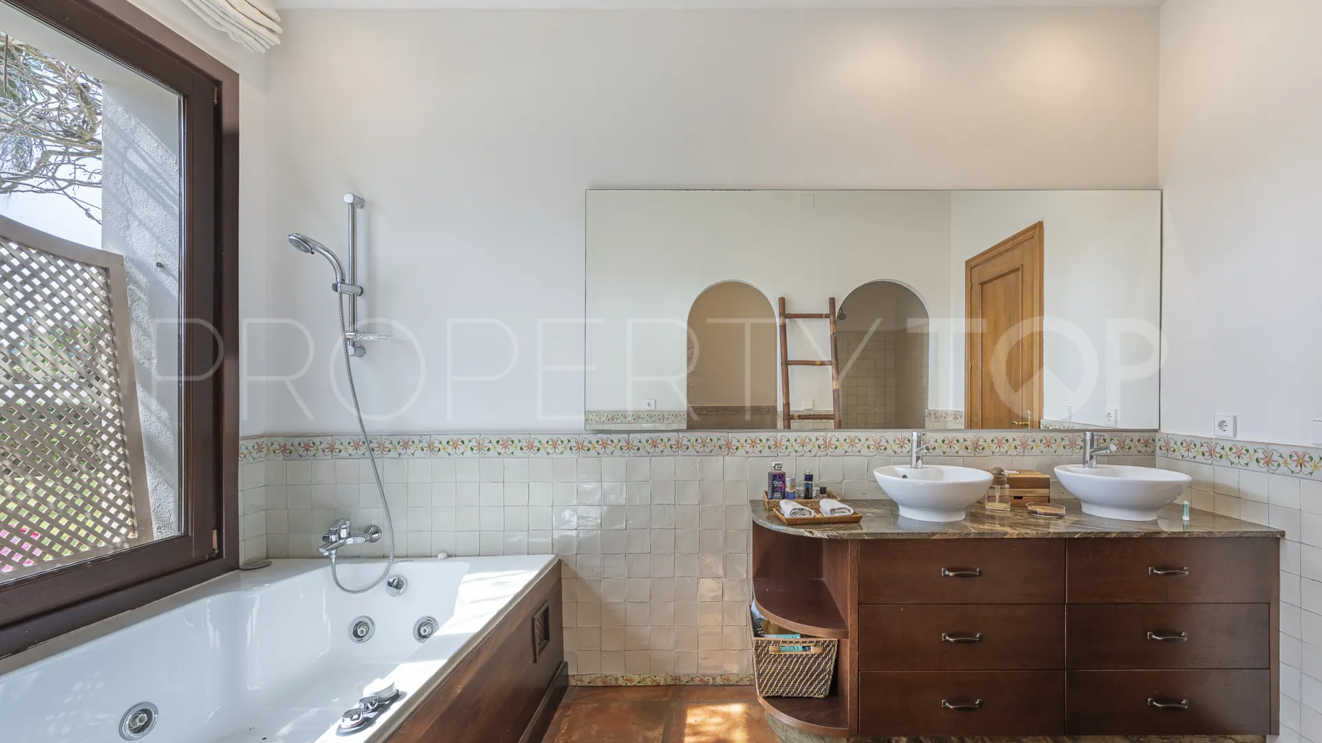 Villa en venta de 5 dormitorios en Sotogrande Alto