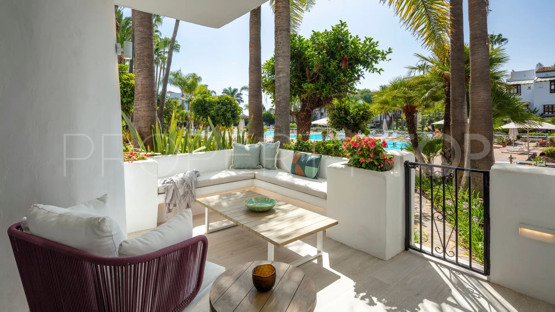 Apartamento planta baja en venta en Puente Romano