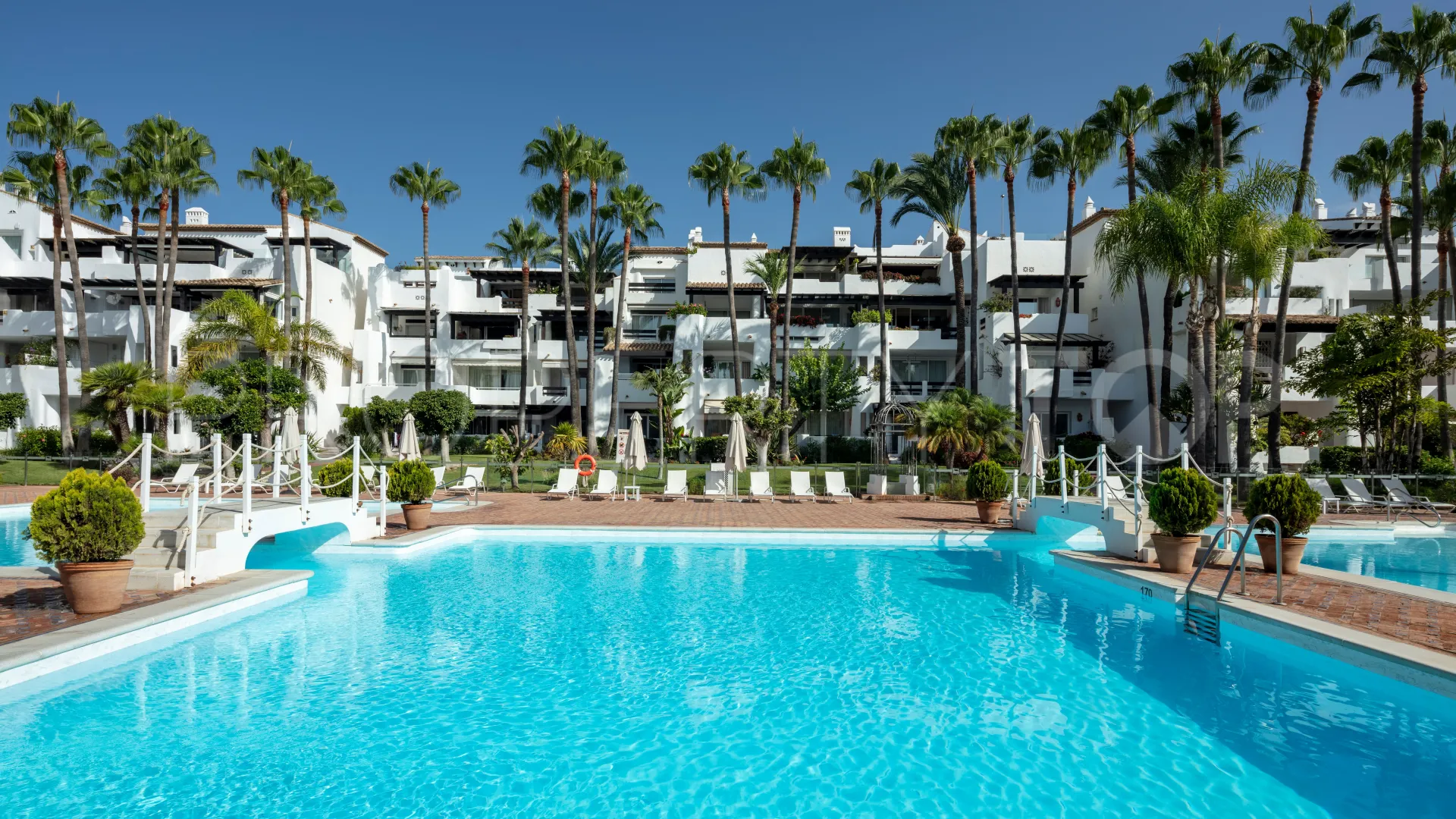 Apartamento planta baja en venta en Puente Romano