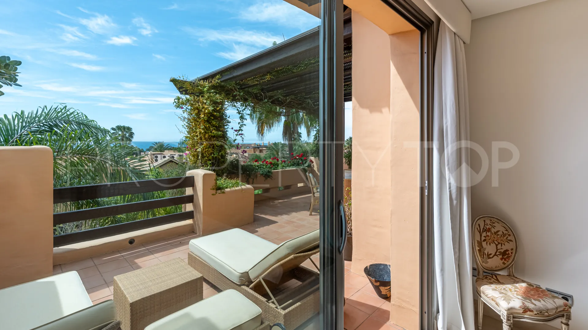 Penthouse for sale in Mansion Club with 2 bedrooms