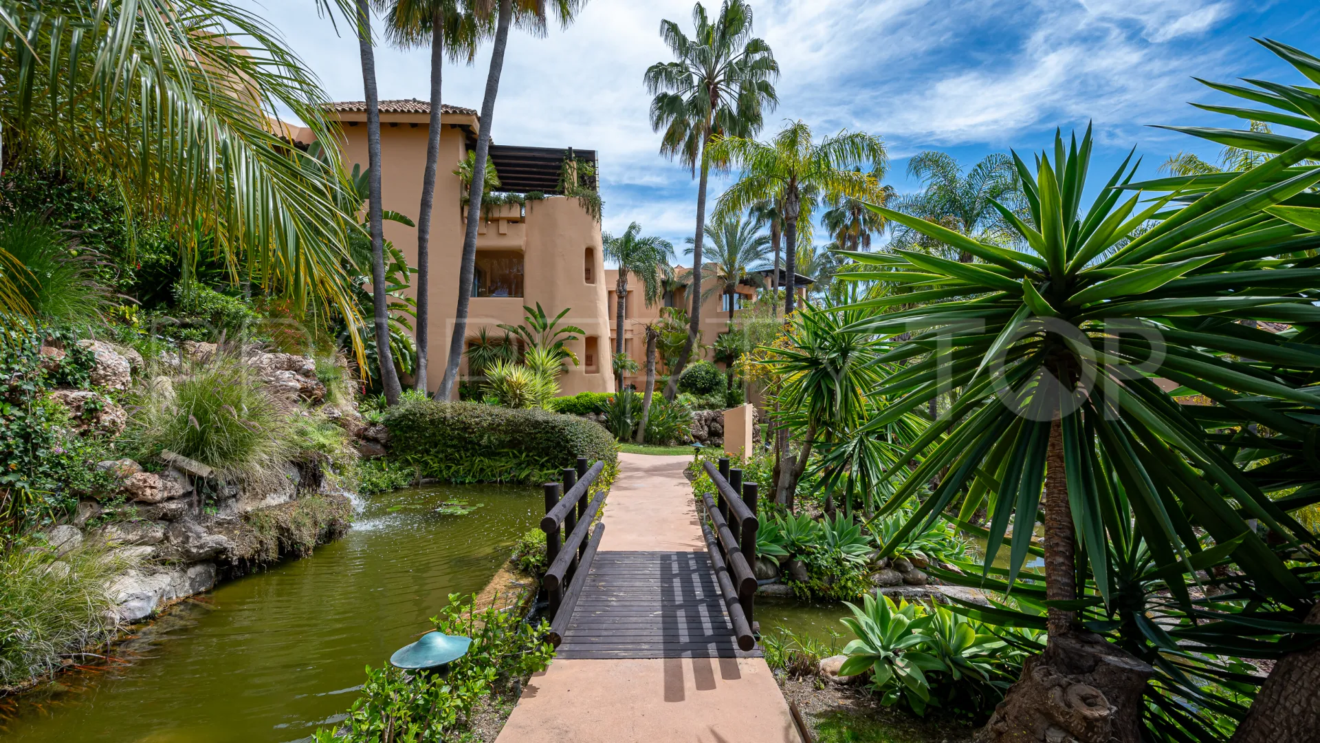 Penthouse for sale in Mansion Club with 2 bedrooms