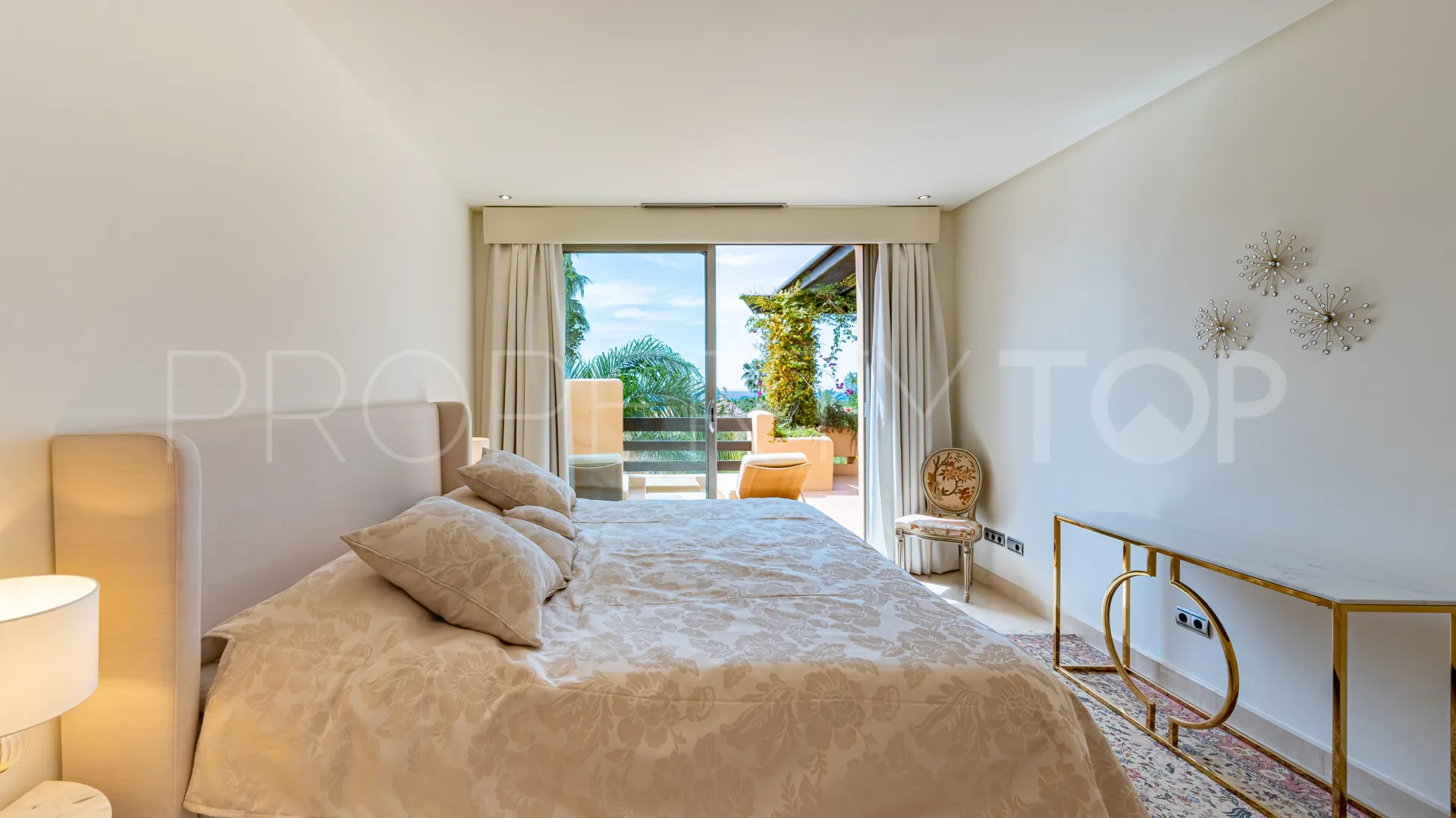 Penthouse for sale in Mansion Club with 2 bedrooms