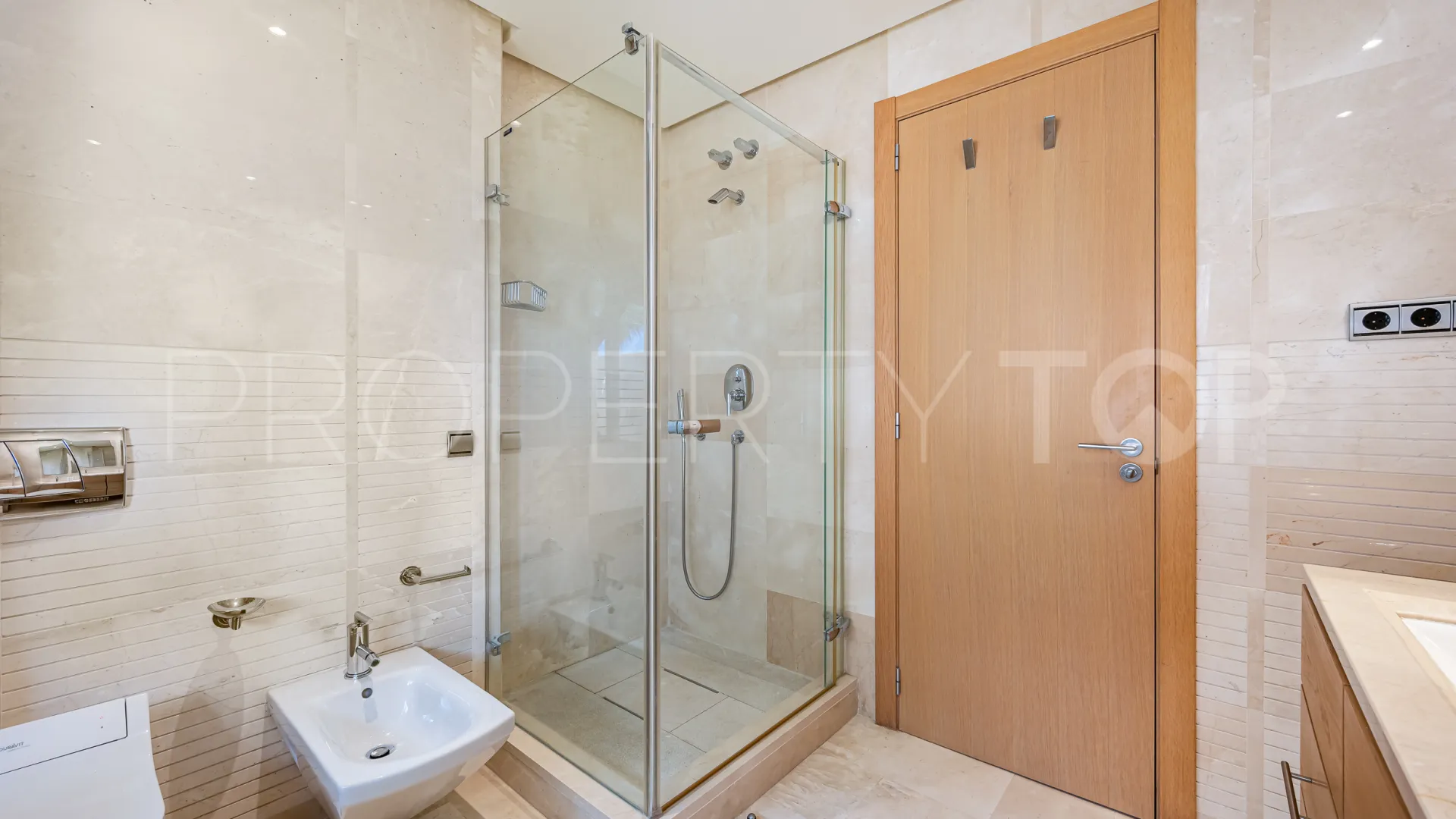 Penthouse for sale in Mansion Club with 2 bedrooms