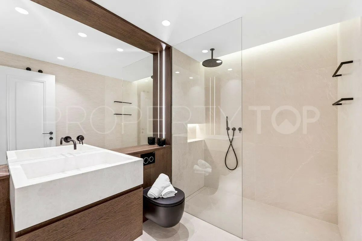 Ático de 3 dormitorios en venta en Alhambra del Mar