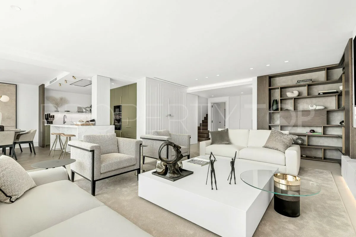 Ático de 3 dormitorios en venta en Alhambra del Mar