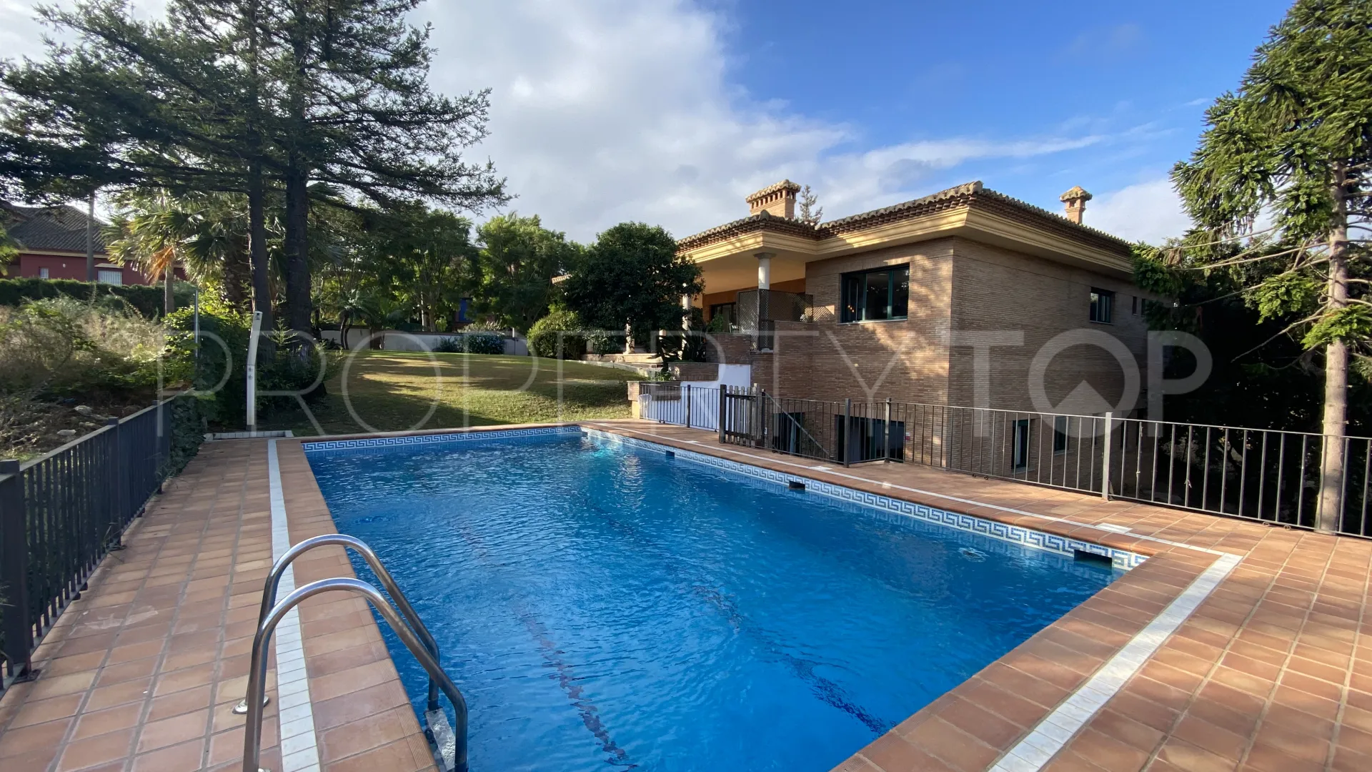 Se vende villa en Zona B