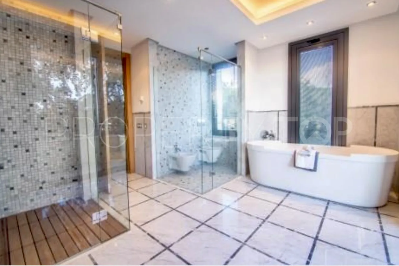 Buy Los Altos de Valderrama 5 bedrooms villa