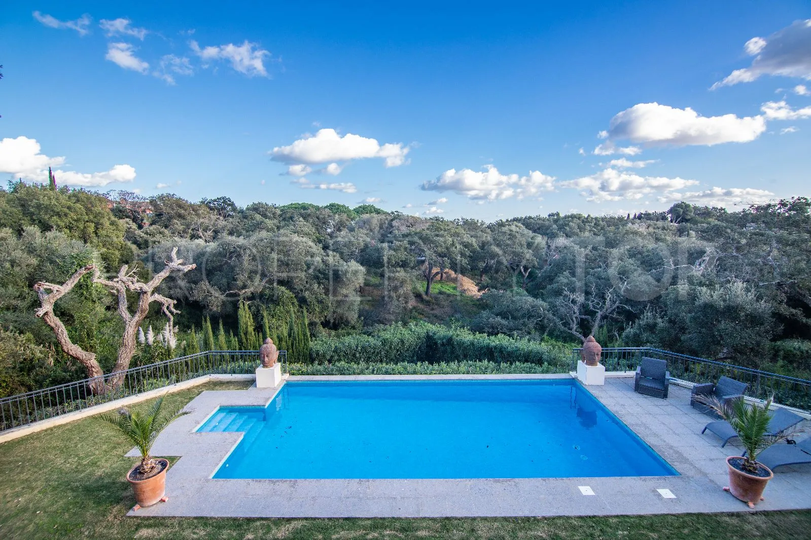 Buy Los Altos de Valderrama 5 bedrooms villa