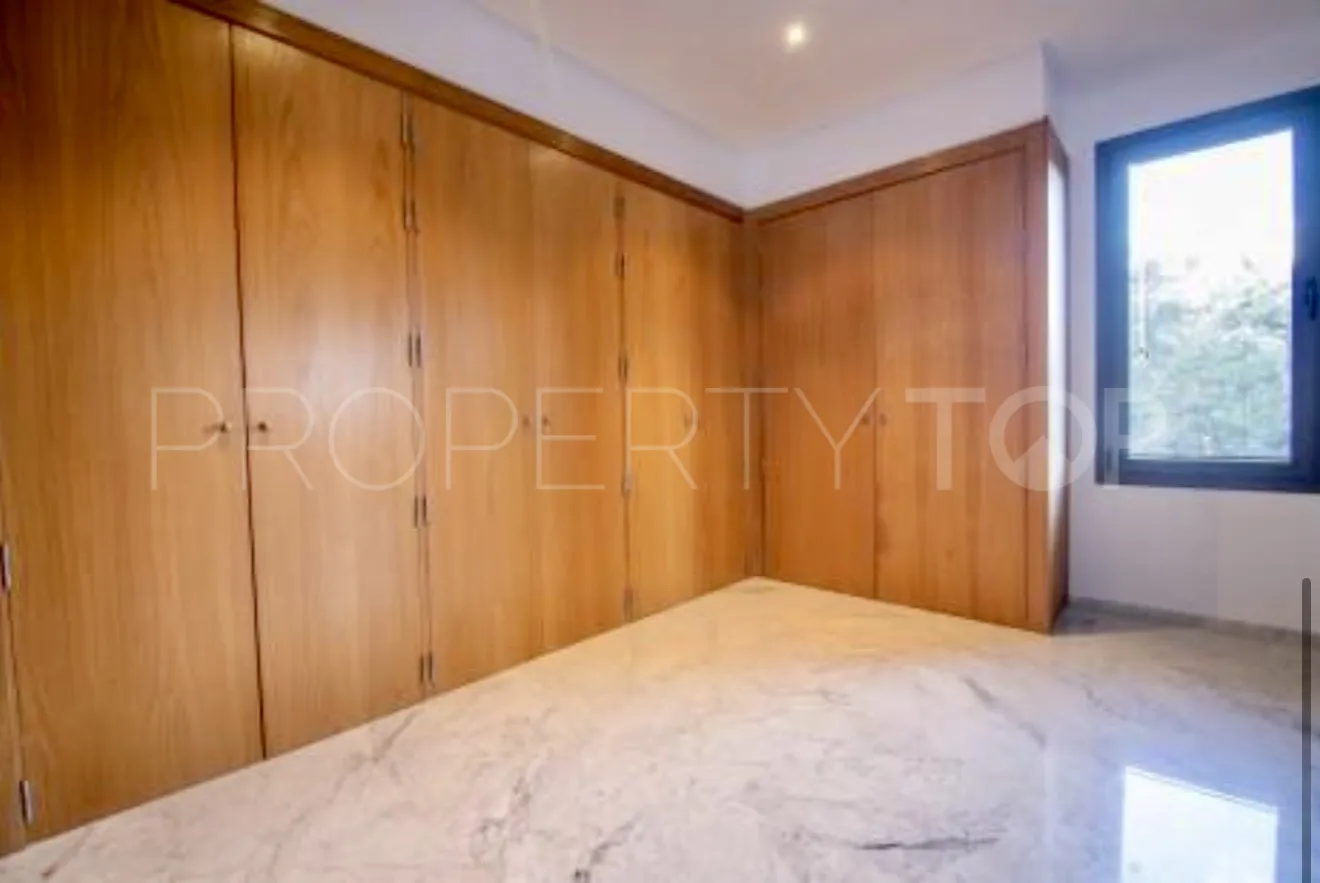 Buy Los Altos de Valderrama 5 bedrooms villa