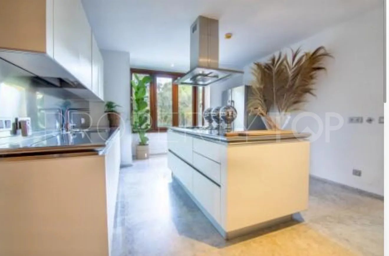 Buy Los Altos de Valderrama 5 bedrooms villa