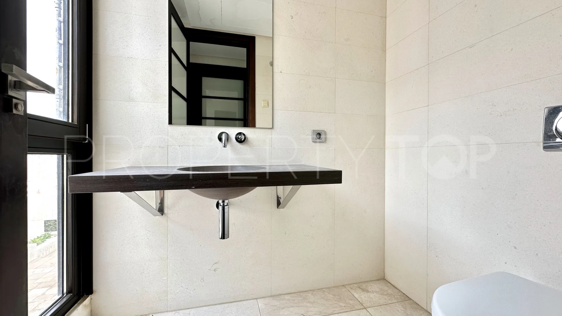 Duplex en venta de 4 dormitorios en Hacienda de Valderrama