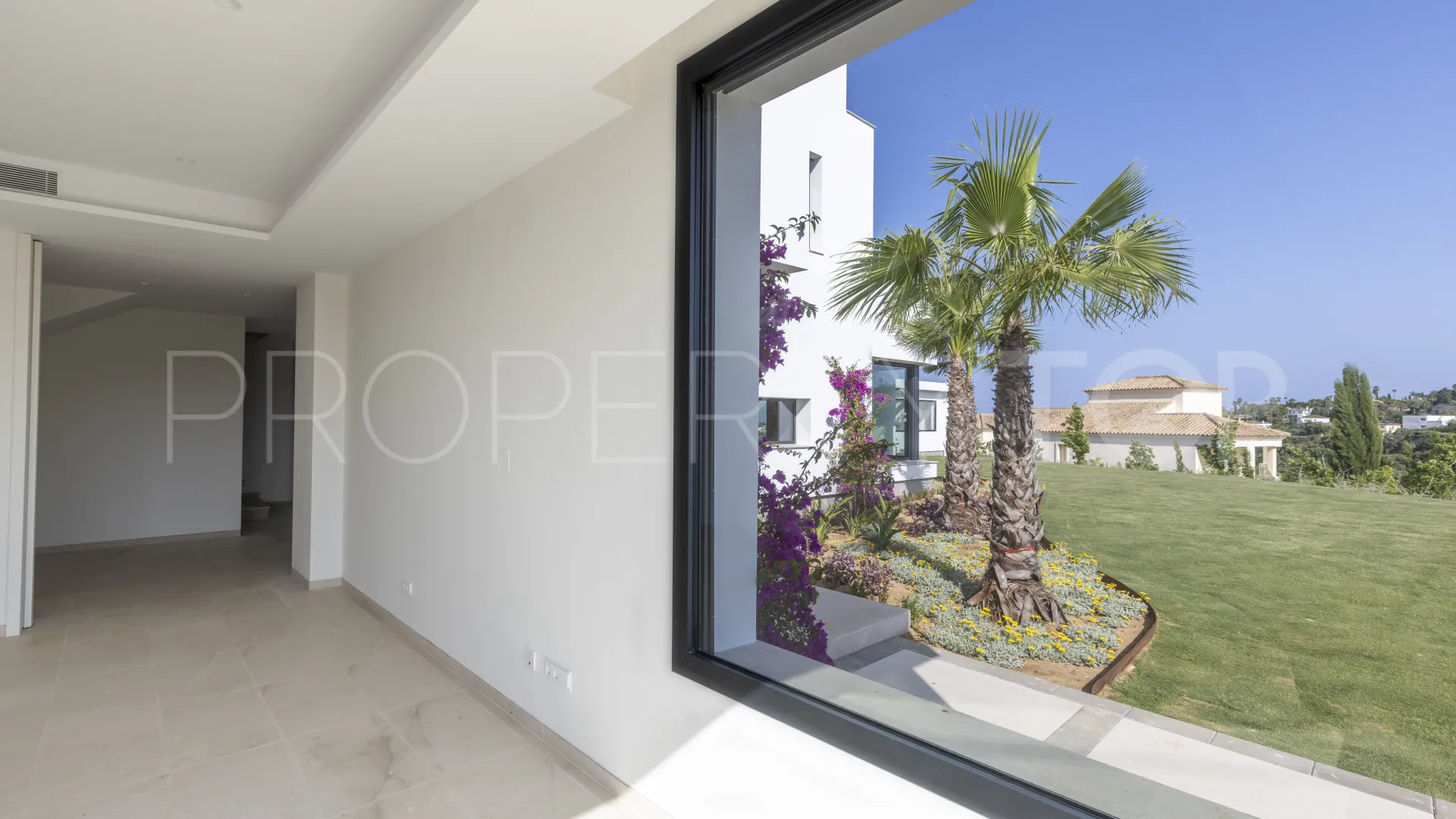 Villa con 8 dormitorios en venta en Zona G