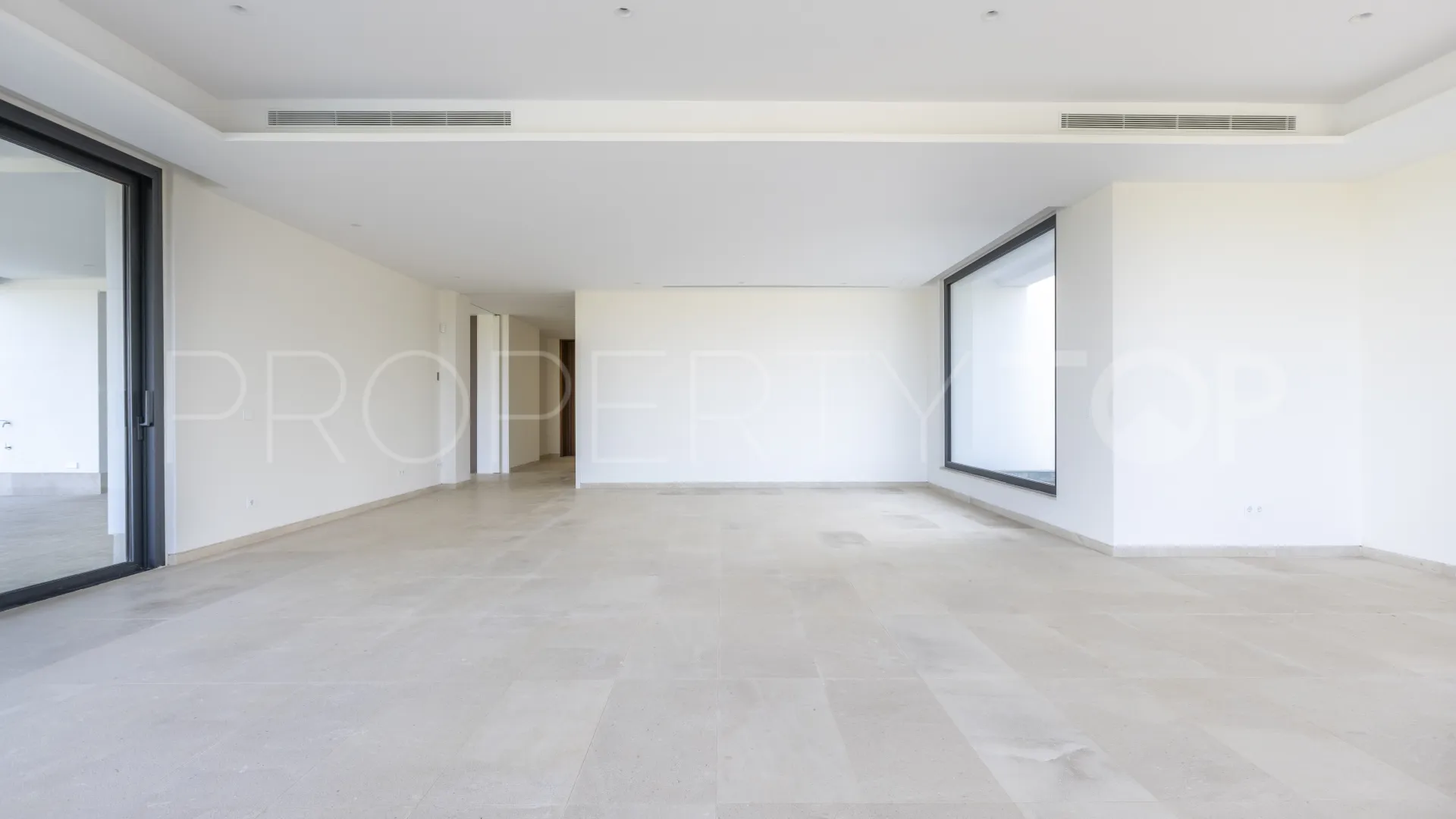Villa con 8 dormitorios en venta en Zona G