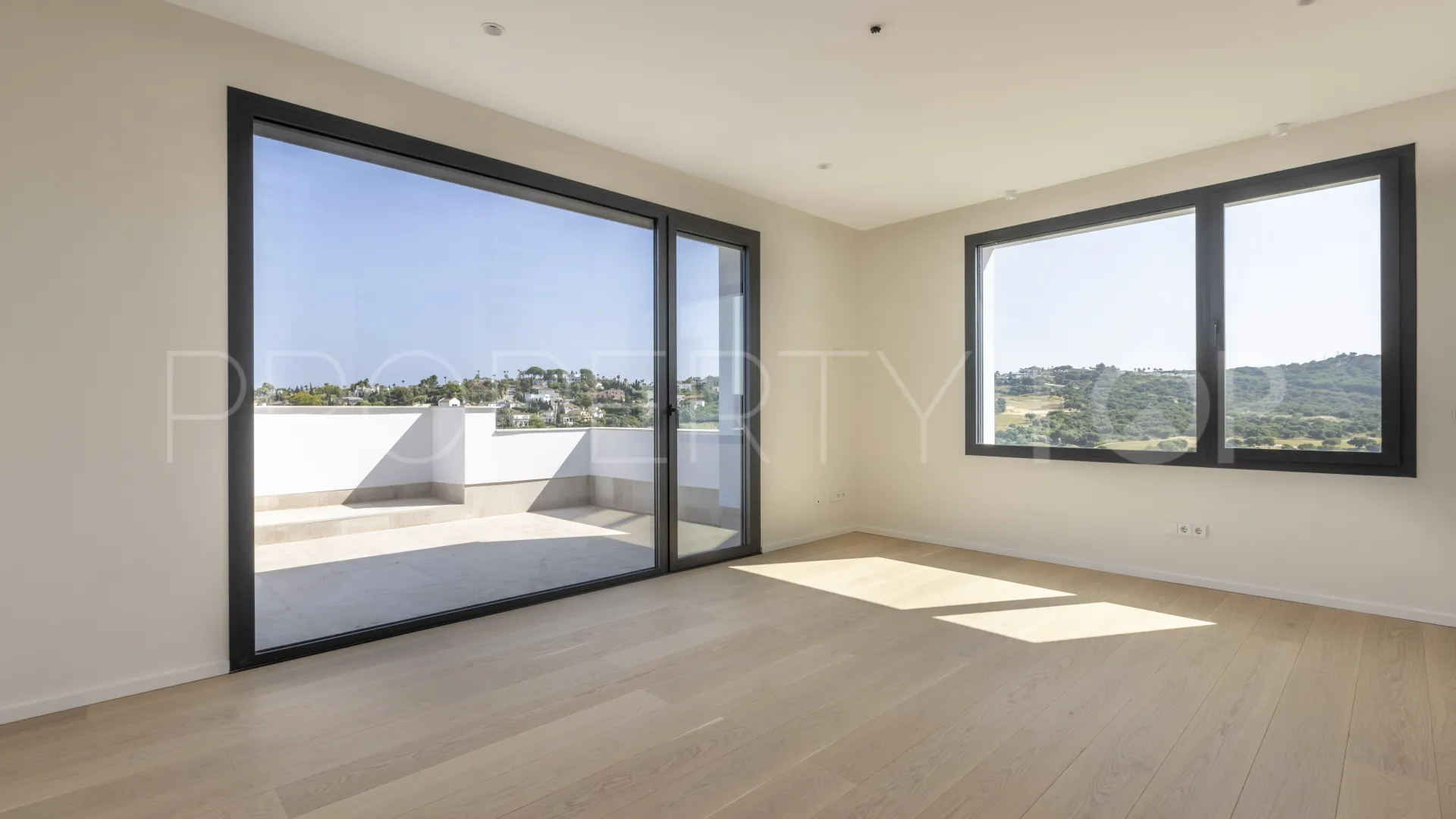 Villa con 8 dormitorios en venta en Zona G