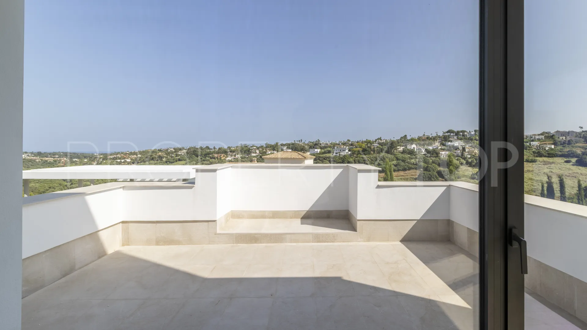 Villa con 8 dormitorios en venta en Zona G