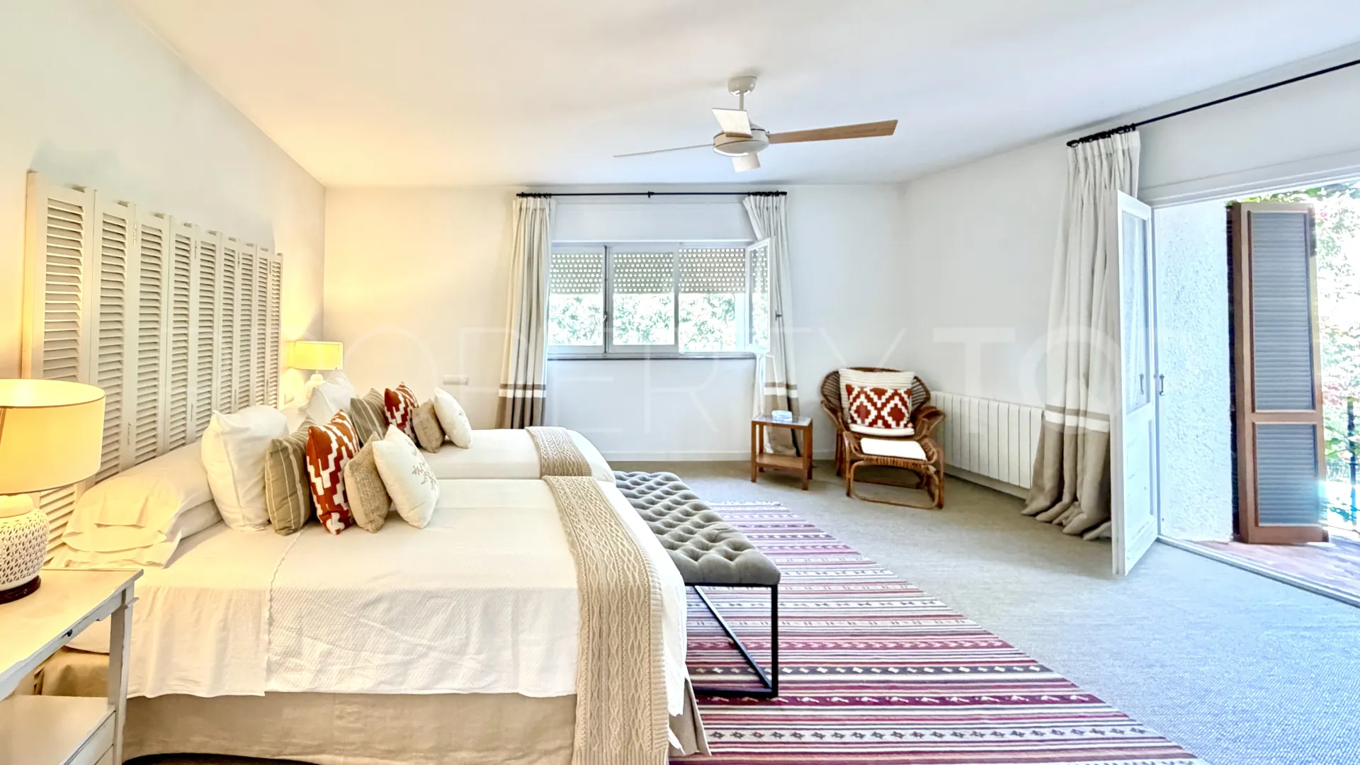 Se vende villa con 6 dormitorios en Reyes y Reinas