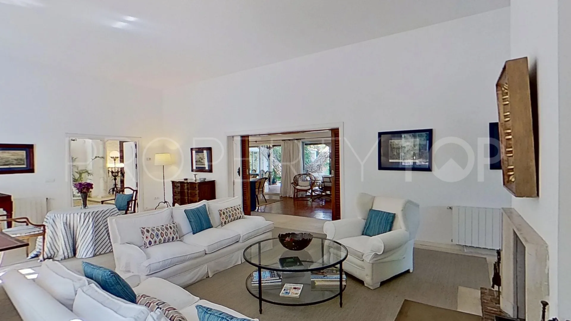 Kings & Queens 6 bedrooms villa for sale