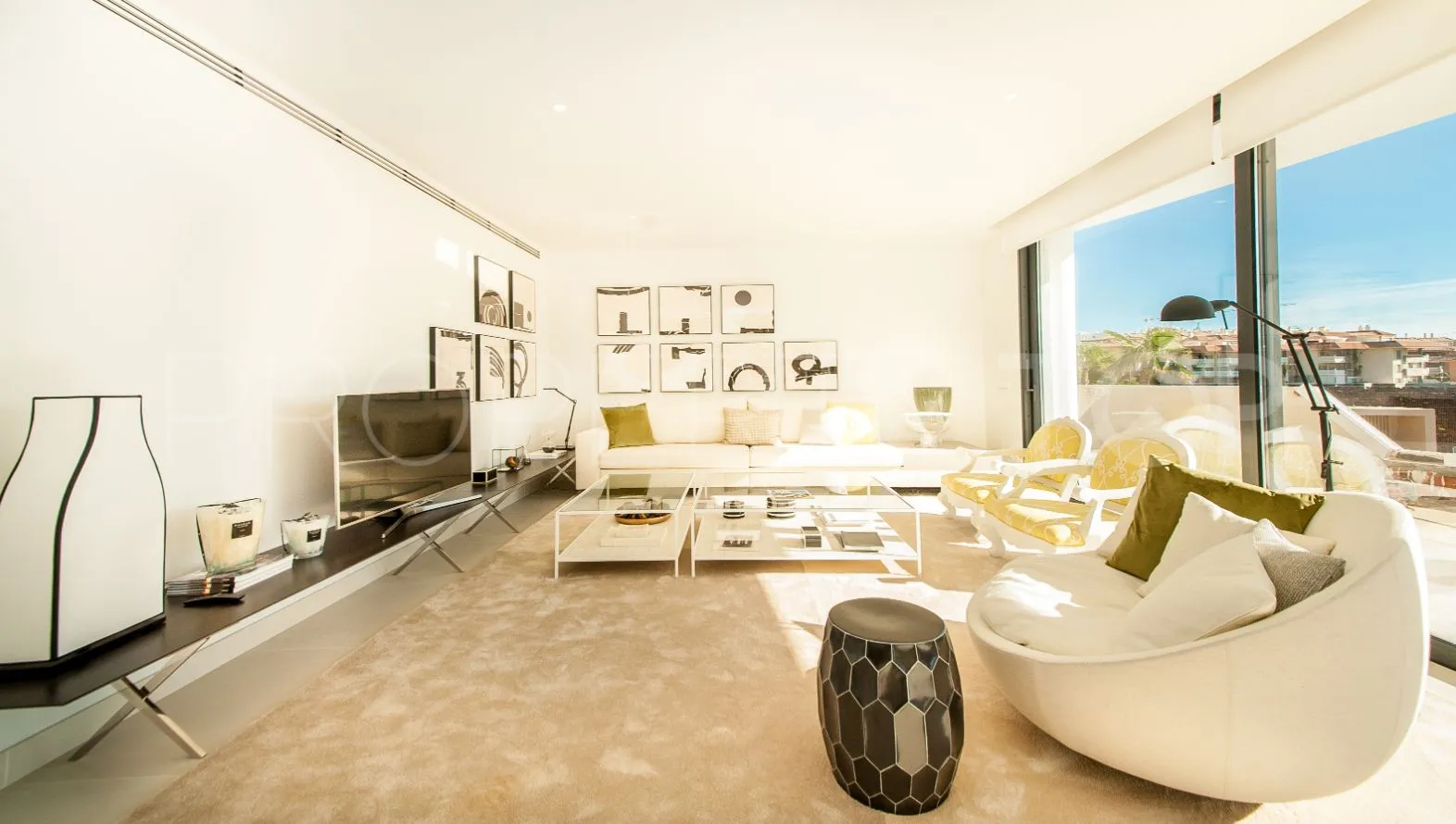 Buy apartment in El Higueron with 3 bedrooms