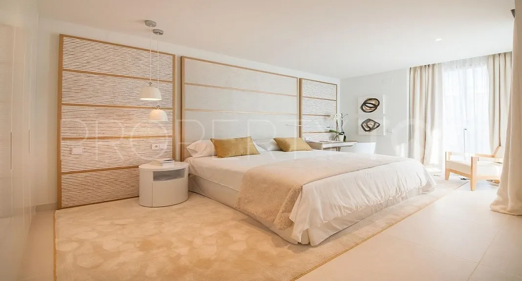 Buy apartment in El Higueron with 3 bedrooms