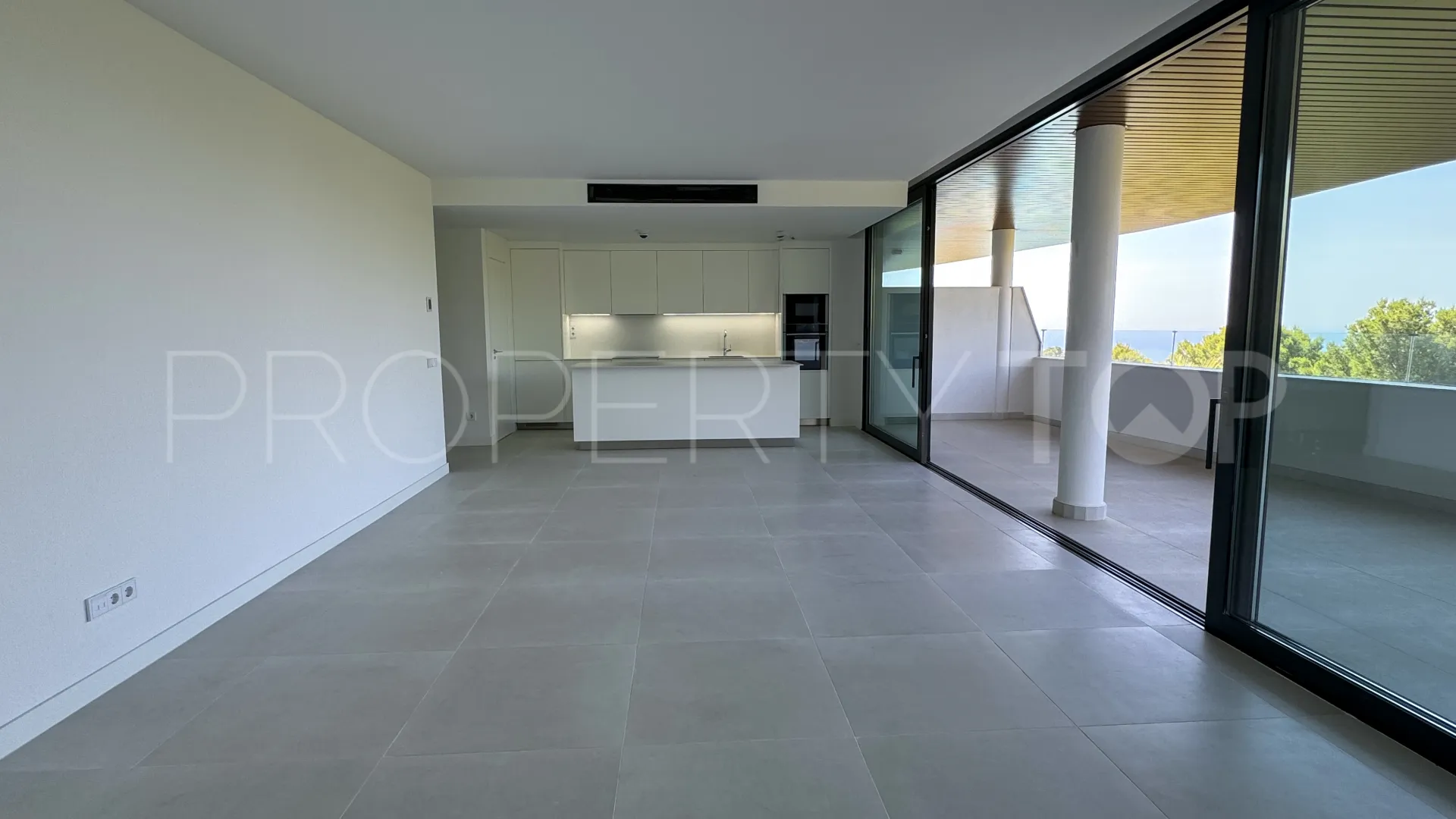 Buy apartment in El Higueron with 3 bedrooms