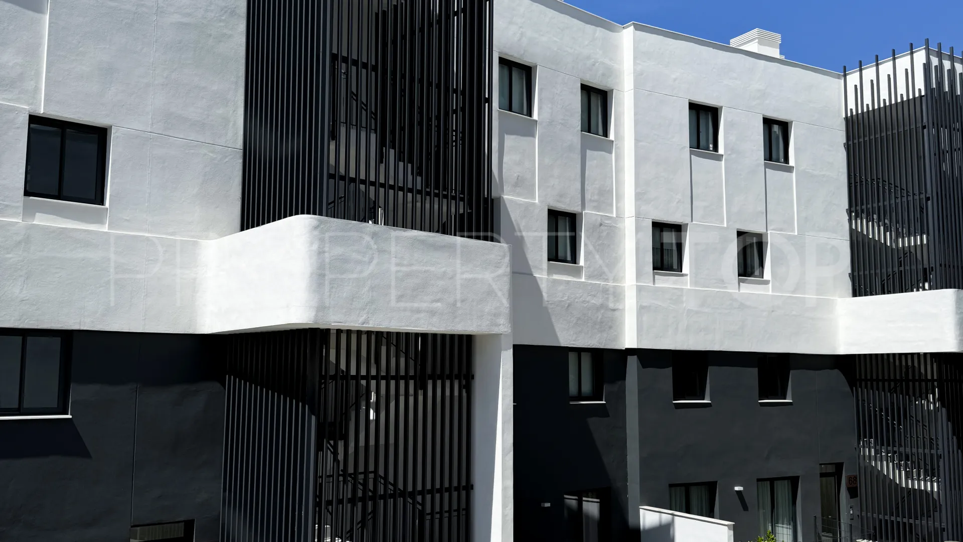 Buy apartment in El Higueron with 3 bedrooms