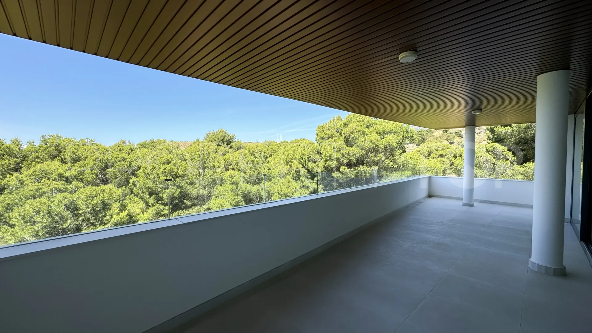 Buy apartment in El Higueron with 3 bedrooms