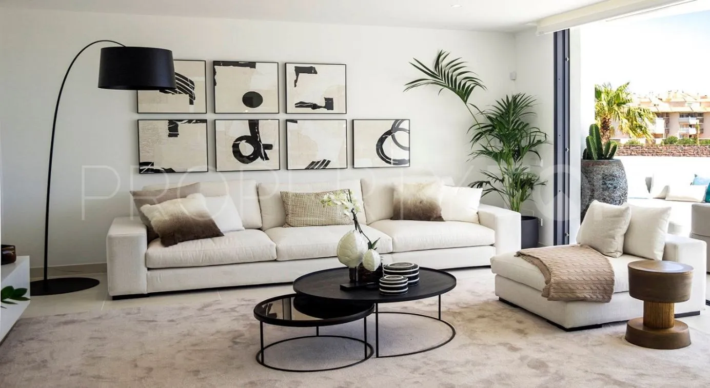 Buy apartment in El Higueron with 3 bedrooms