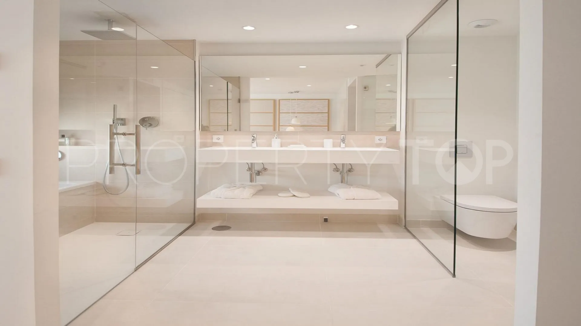 Buy apartment in El Higueron with 3 bedrooms
