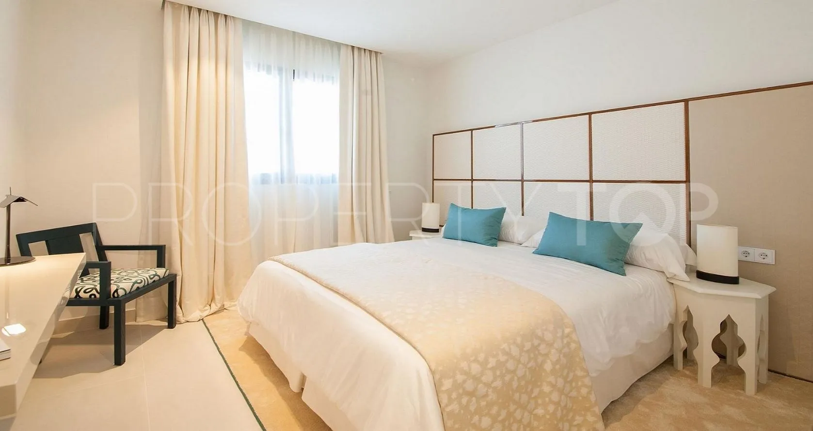 Buy apartment in El Higueron with 3 bedrooms