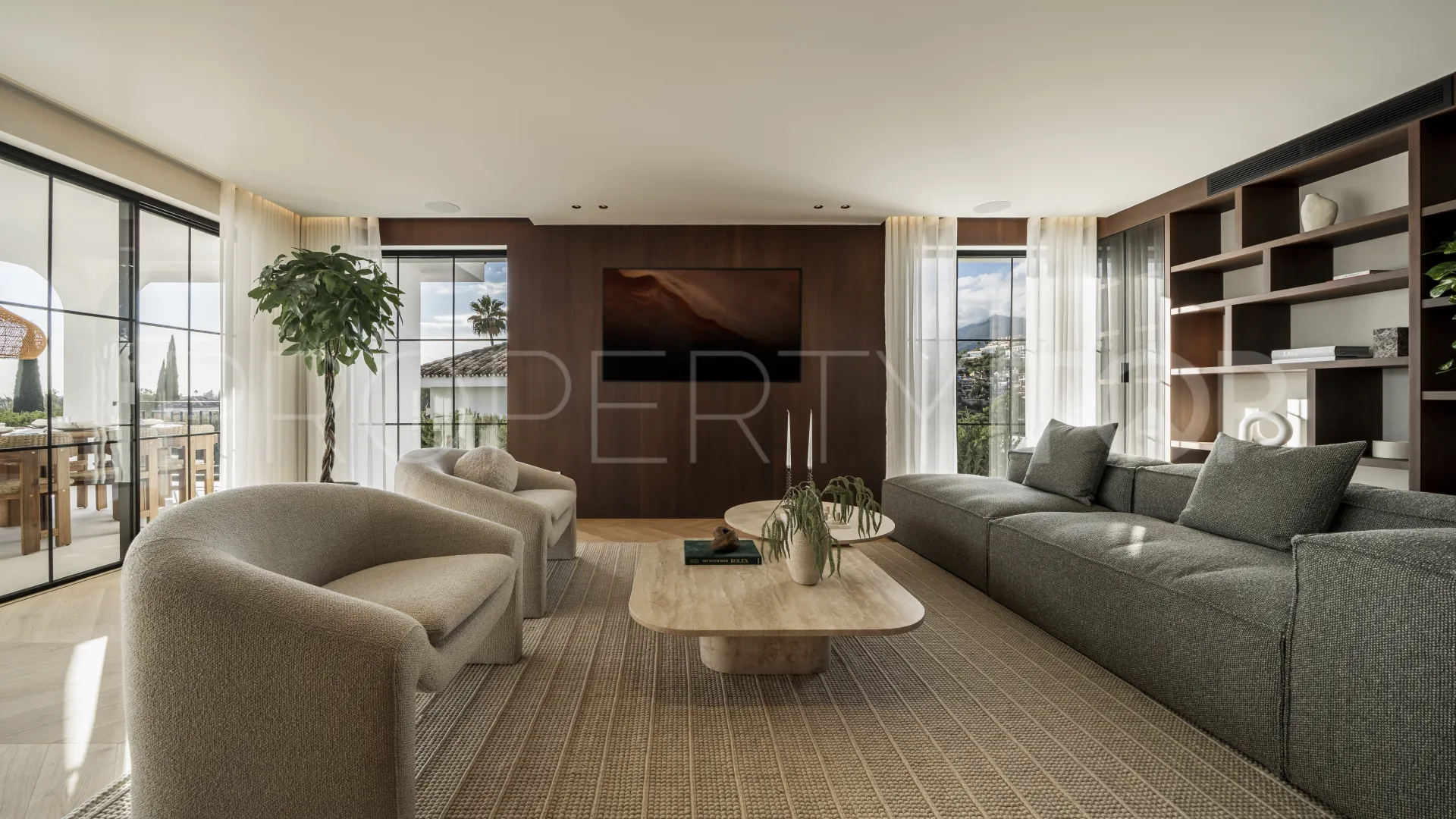Chalet de 5 dormitorios en venta en Nueva Andalucia