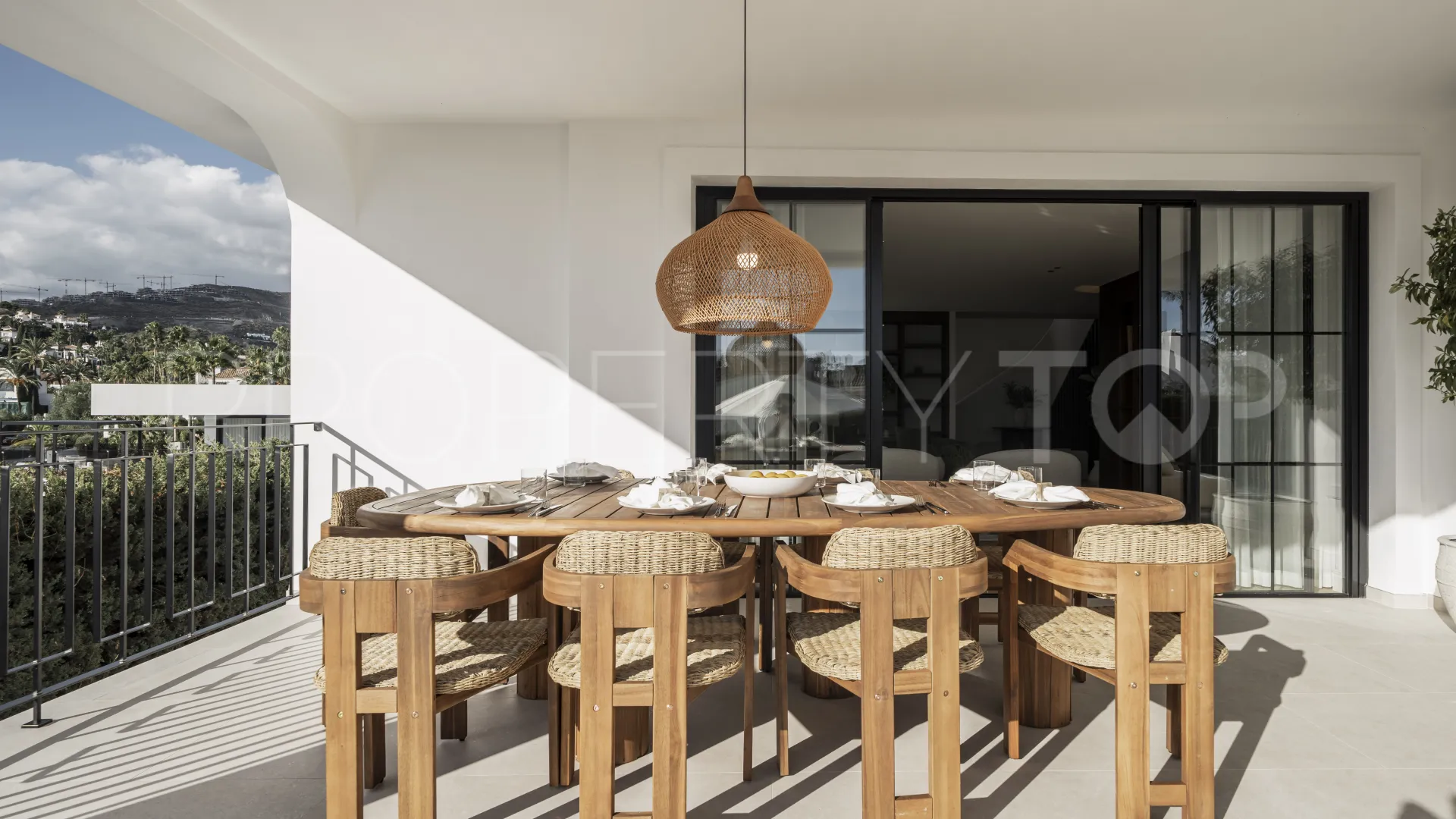 Chalet de 5 dormitorios en venta en Nueva Andalucia
