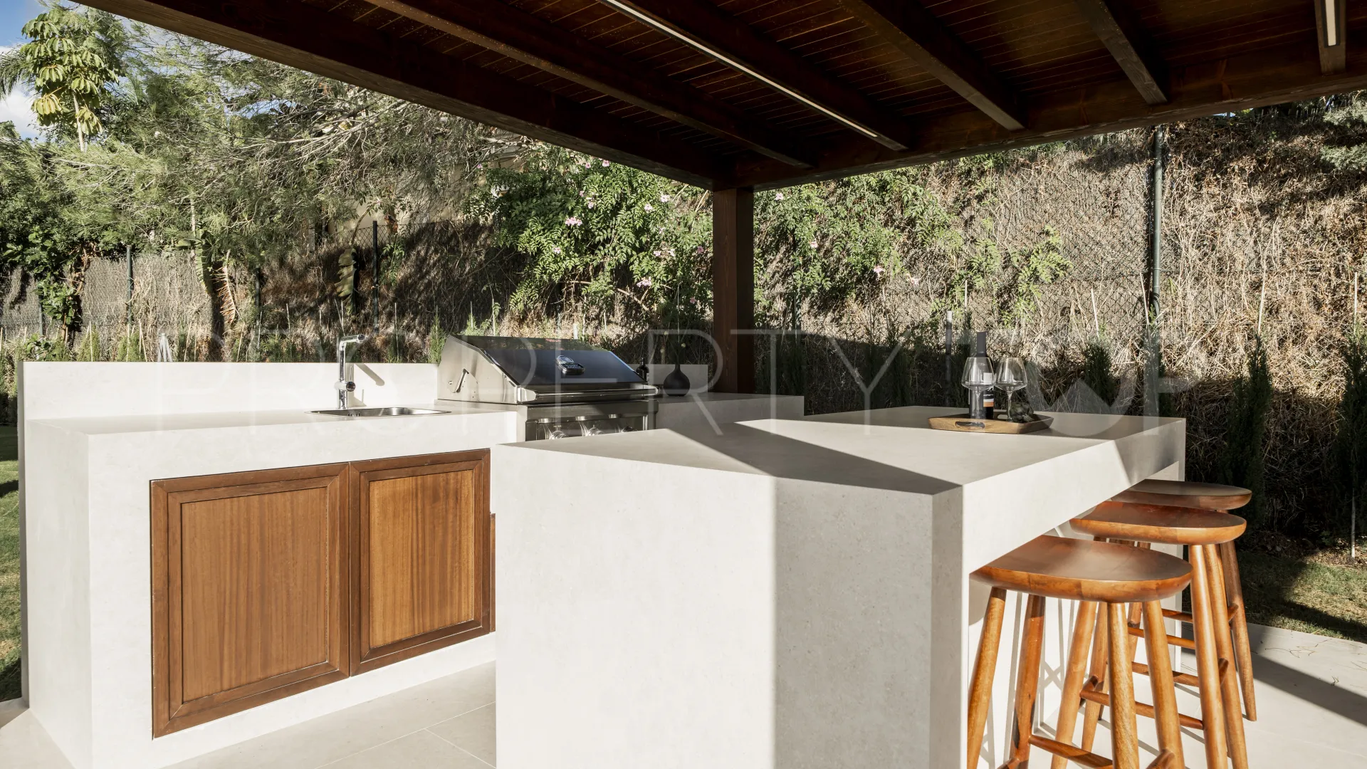 Chalet de 5 dormitorios en venta en Nueva Andalucia