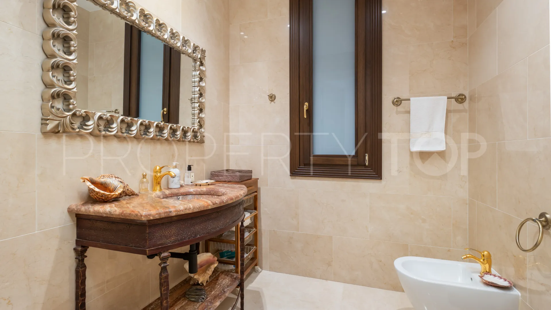 For sale Casasola chalet with 7 bedrooms