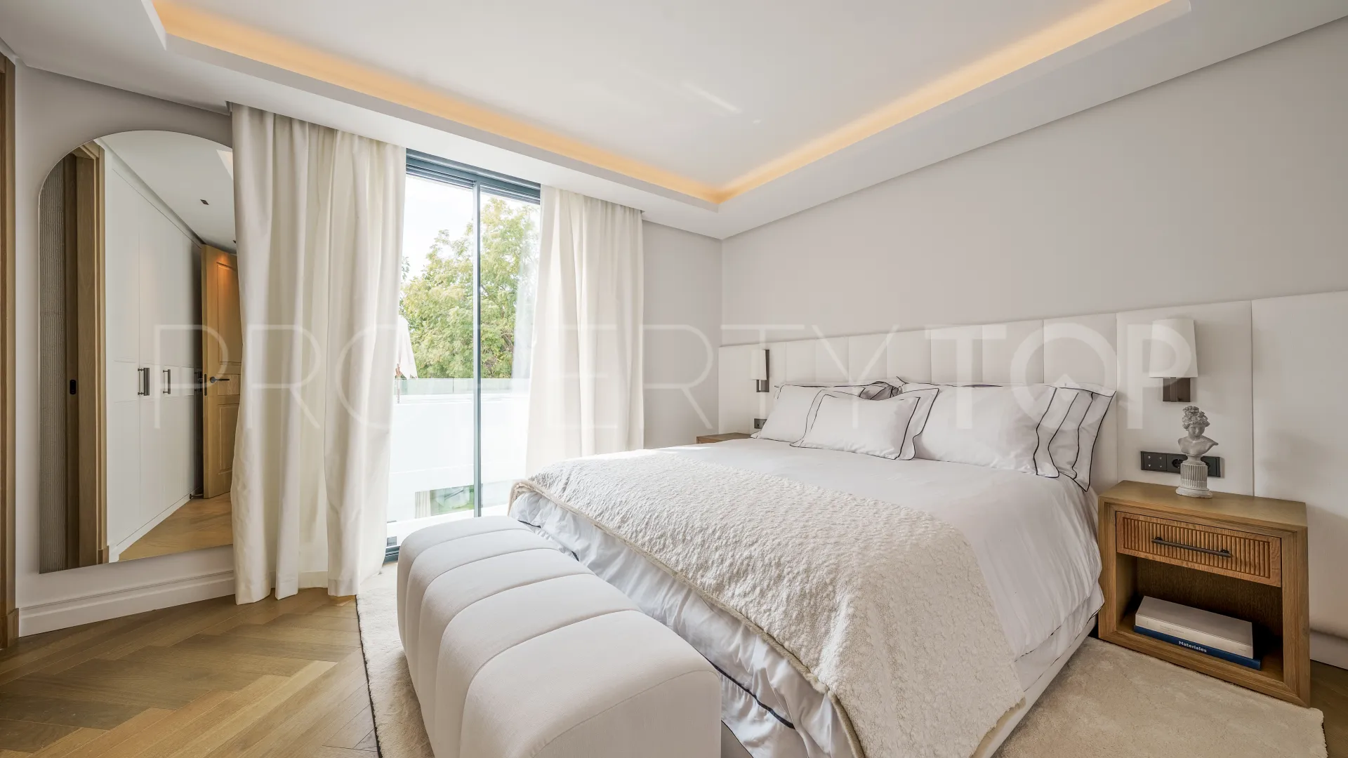 For sale Nueva Andalucia chalet