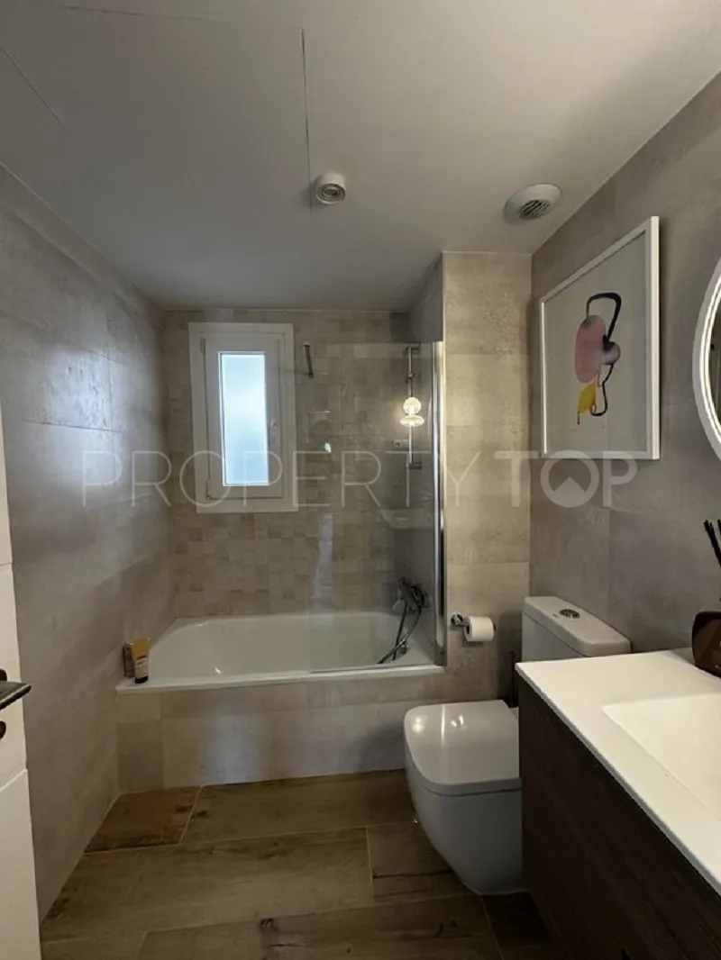 Comprar apartamento de 3 dormitorios en Nueva Andalucia