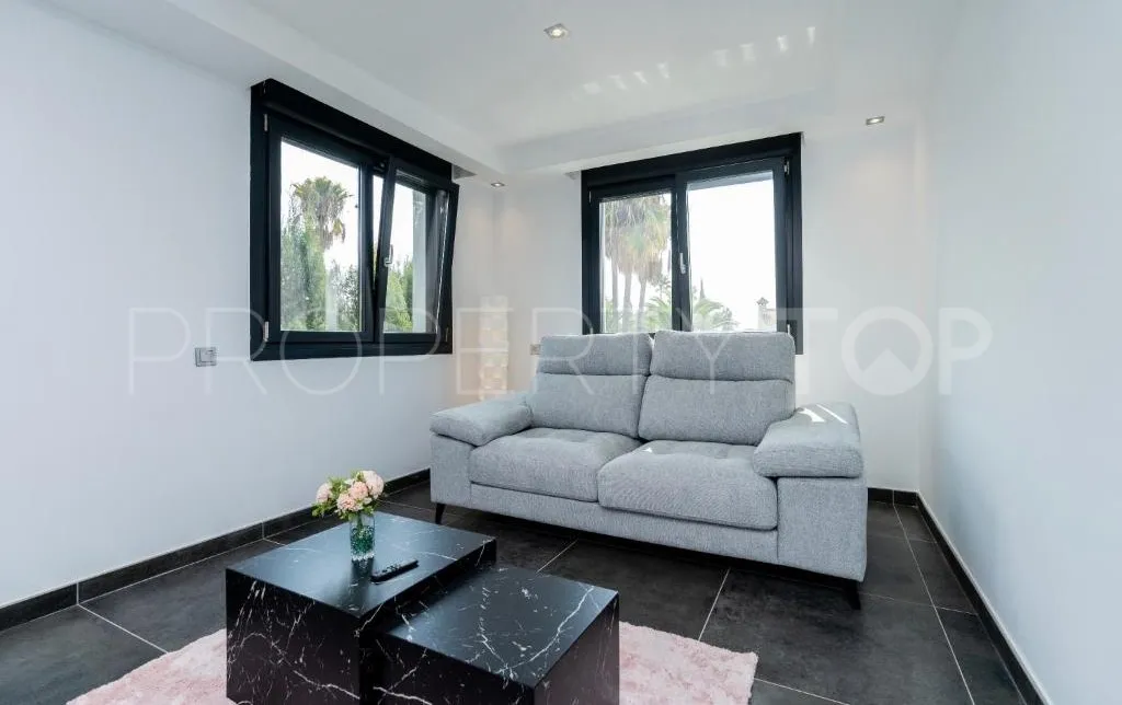 Chalet with 6 bedrooms for sale in Nueva Andalucia