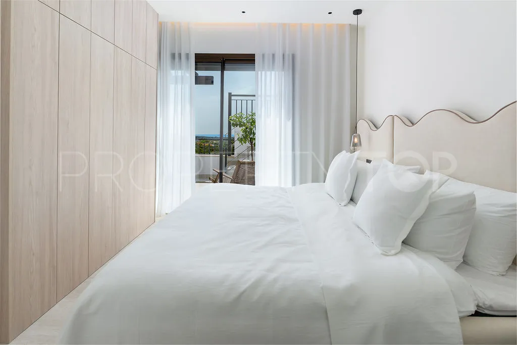 Buy 3 bedrooms penthouse in La Quinta