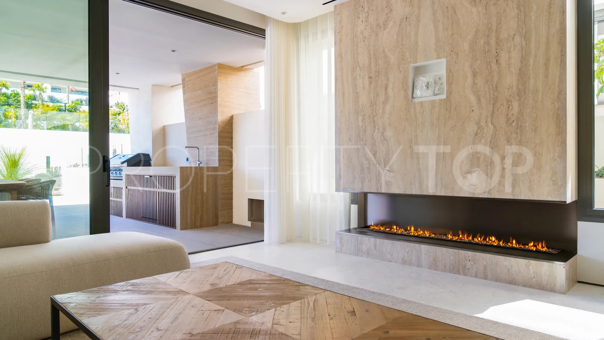 Apartment for sale in Marbella Golden Mile with 4 bedrooms