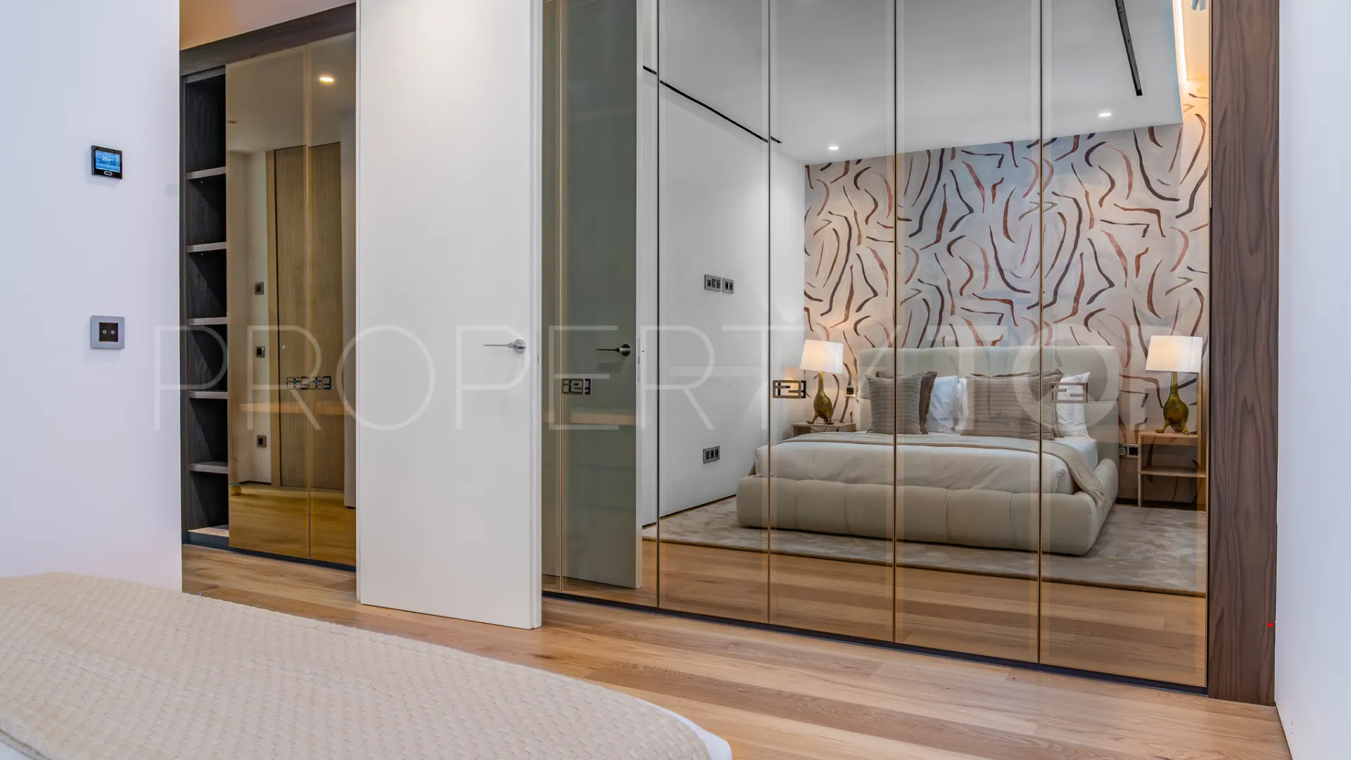 Apartment for sale in Marbella Golden Mile with 4 bedrooms
