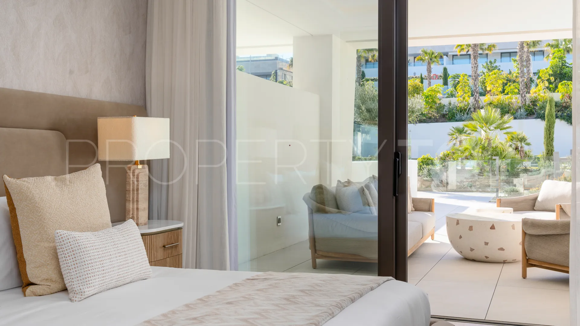Apartment for sale in Marbella Golden Mile with 4 bedrooms