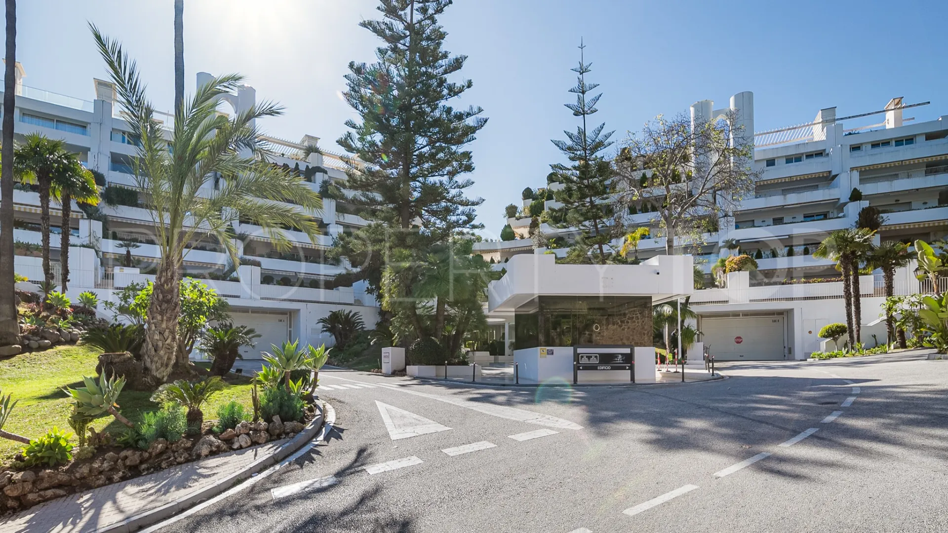 3 bedrooms Marbella Golden Mile apartment for sale